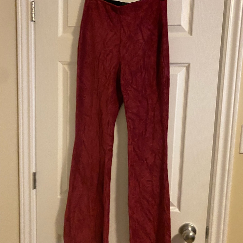 Assorted pants - Picture 9 of 13